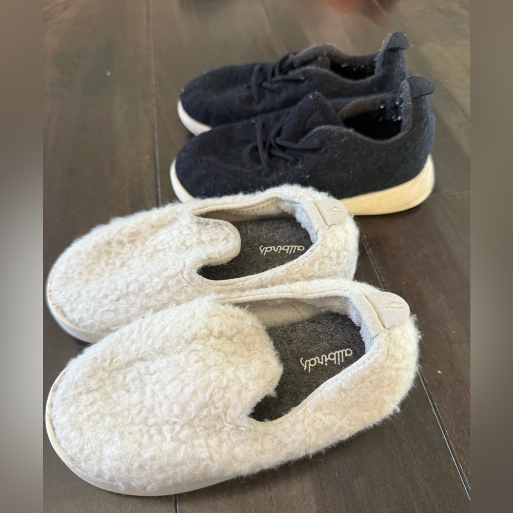 2 pairs Smallbirds/Allbirds Kids Wool Runners - Black and Cream